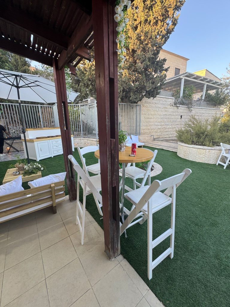 השכרת שולחנות בר